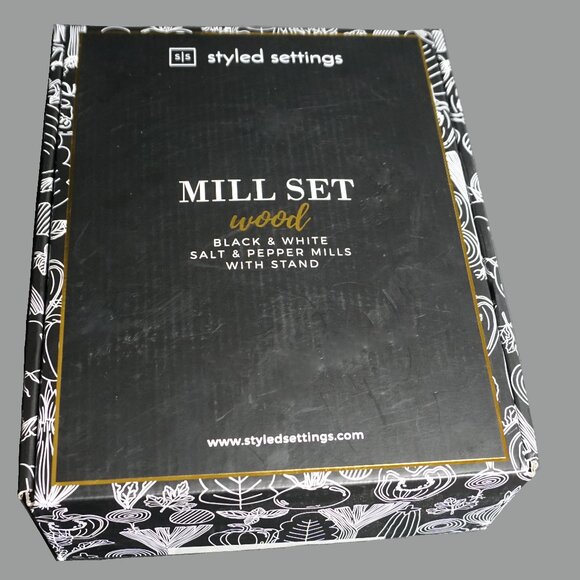 Styled Settings NWOT Salt and Pepper grinders - Picture 5 of 5